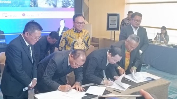 Penandatanganan Kesepakatan Bersama Rekonsiliasi Asosiasi Advokat Indonesia